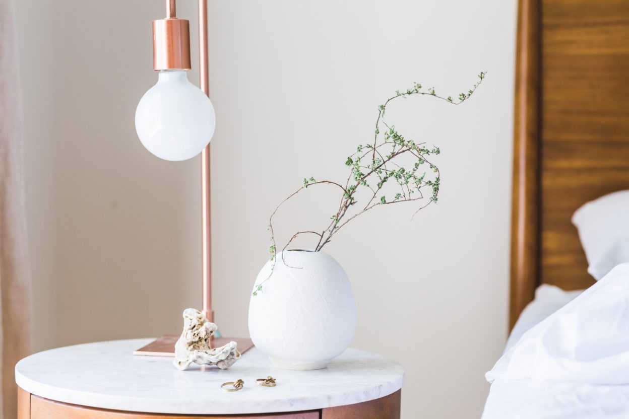How to Light Up Your Bedroom Without Ceiling Lights - Tutuhut
