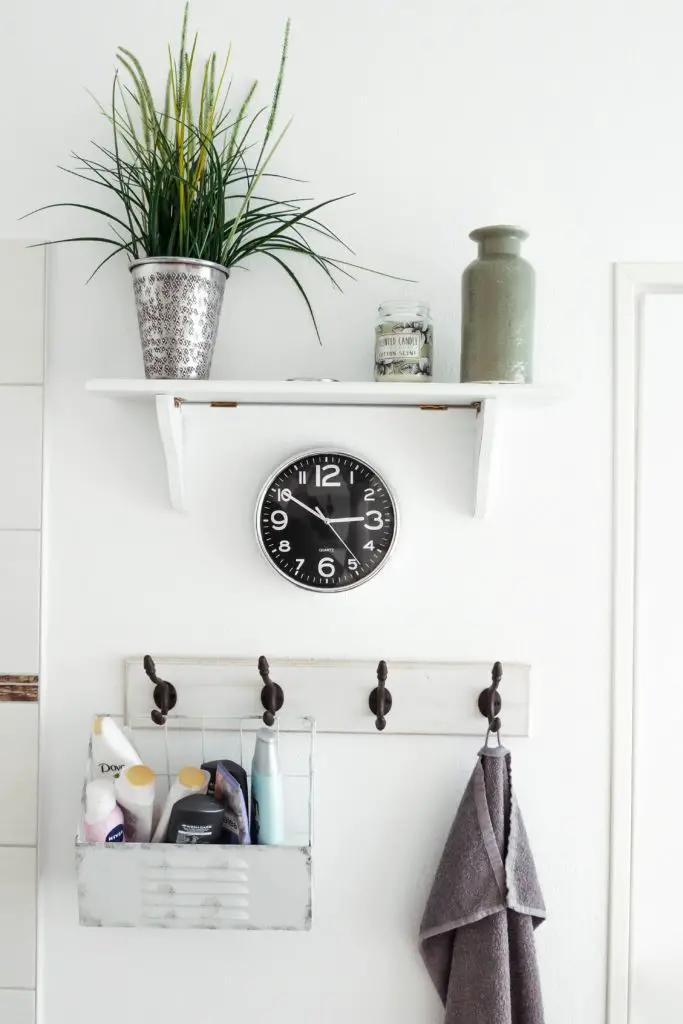 vertical storage in small bathrooms